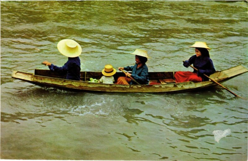 CPM AK THAILAND Thai Boat-Vendors selling Fruits and vegetables (345660)