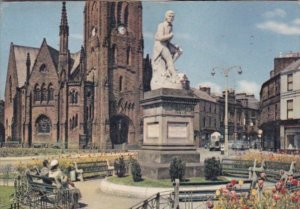 Scotland Dumfries Greyfriars Church With Robert Burns Statue