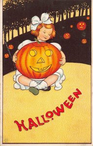 J87/ Halloween Postcard Holiday c1910 Series 57C Girl Jack-O-Lantern 41
