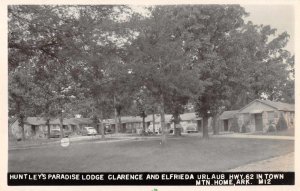 Town Mtn Home Arizona Huntley's Parade Lodge Real Photo Vintage Postcard AA12058