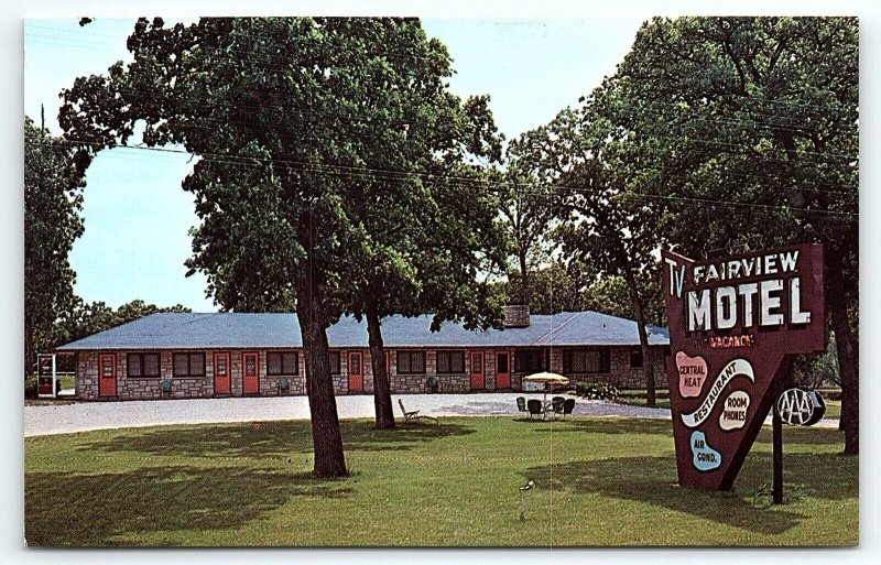 1960s MARSHALLTOWN IOWA FAIRVIEW MOTEL RESTAURANT HWY 30 DON FELD POSTCARD P1099