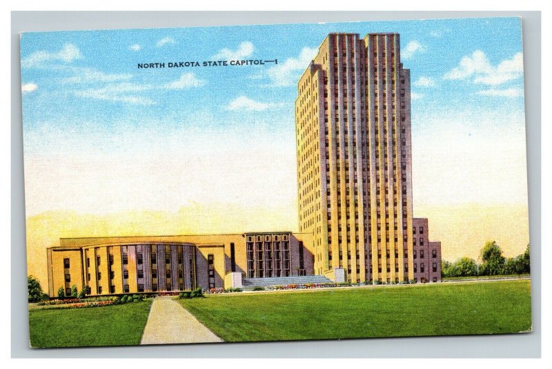 Vintage 1940's Postcard North Dakota State Capitol Building Bismarck ND