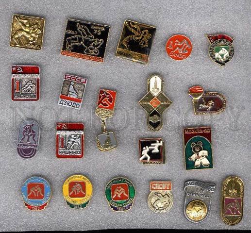 000154 WRESTLING set 20 russian different pins #154