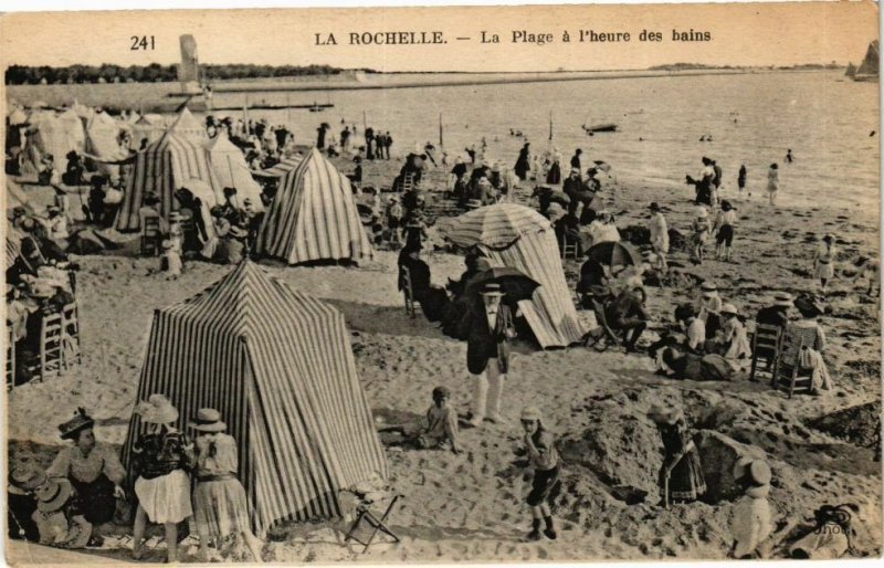 CPA La Rochelle-La Plage a l'heure des bains (45295)