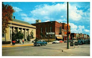 Postcard BUILDING SCENE Valparaiso Indiana IN AP9947