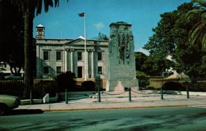 VINTAGE POSTCARD CENOTAPH REMEMBERING WW I & II AT BERMUDA'S HOUSE OF PARLIAMENT