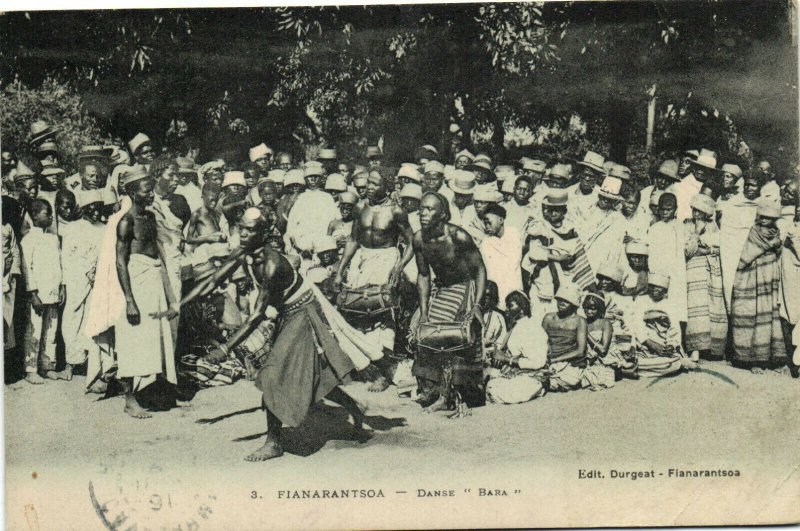 PC MADAGASCAR, FIANARANTSOA, DANSE BARA, Vintage Postcard (b31293)
