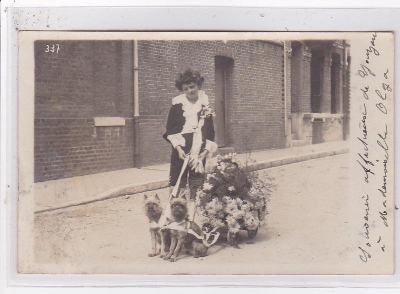 Carte photo d'une voiture à chien à localiser (France) vers 1910 - très bo...