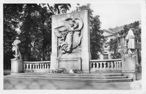 BR50566 Monument aux morts Douai       France