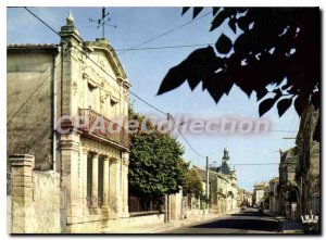 Modern Postcard Villeneuve-l?s-Maguelone The Main Street