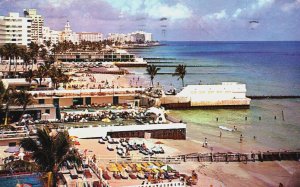 USA Florida Miami Beach The Luxurious Beach Vintage Postcard C247