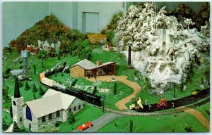 M-22885 Animated Scene of Choo Choo Barn Strasburg Pennsylvania