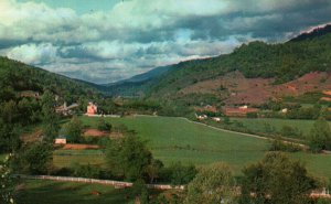 VINTAGE POSTCARD MOUNTAIN & VALLEY SCENES ROADSIDE KENTUCKY AND TENNESSEE