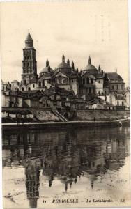 CPA PÉRIGUEUX-La Cathédrale (232923)