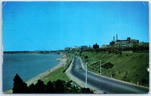 Postcard - Riverside Drive Along The Mississippi River - Memphis, Tennessee