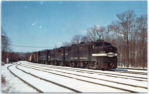 VINTAGE POSTCARD NEW YORK CENTRAL RAILROAD AT MECHANICVILLE N.Y.