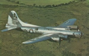 Military Aviation Postcard - Boeing B17G Flying Fortress Bomber  RS24805