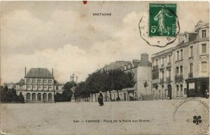 CPA VANNES-Place de la Halle aux Grains (27345)