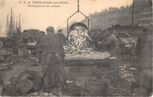 Lot289 boulogne sur mer  dechargement du posson france fishing fish market