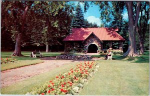 Postcard PARK SCENE Nashua New Hampshire NH AM8849