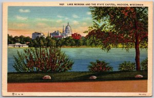 Madison Wisconsin WI, Lake Monona and State Capitol Building, Vintage Postcard