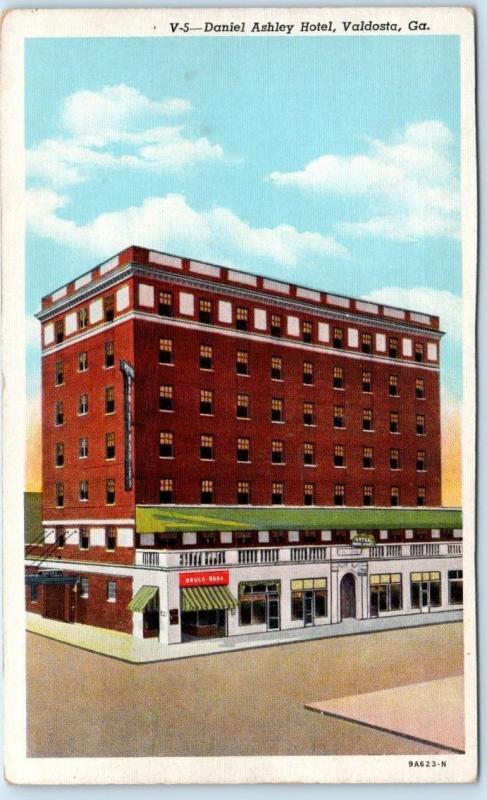 VALDOSTA, Georgia  GA    Roadside  DANIEL ASHLEY HOTEL  c1940s Linen  Postcard