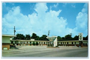 c1960's The Town House Motel Exterior Roadside Corbin Kentucky KY Trees Postcard