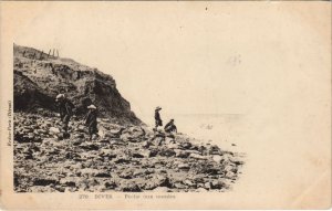 CPA DIVES-sur-MER Rpeche aux Moules (1227658)