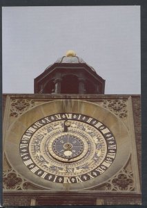 Middlesex Postcard - Hampton Court Palace - The Astronomical Clock   T4769