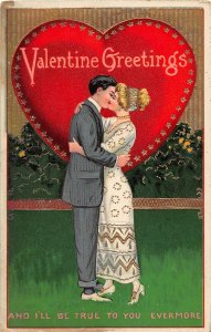 H89/ Valentine's Day Love Holiday Postcard c1910 Kiss Gold Heart 96