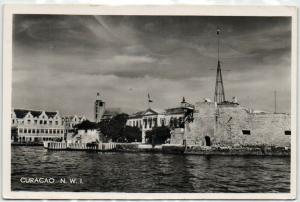 curacao, N.W.I., WILLEMSTAD, Old Fort, Harbour Entrance (1940s) RPPC 