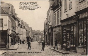 CPA VERNEUIL-Rue de la Madeleine (43202)