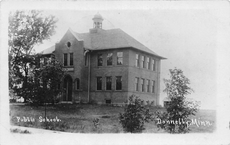 H57/ Donnelly Minnesota RPPC Postcard c1910 Public School Building  169