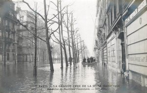 Flood of the Seine disaster France, Paris 1910 - Haussmann Boulevard