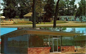 Calhoun, GA Georgia  DUFFYS COURT & RESTAURANT Roadside Motel ca1950's  Postcard