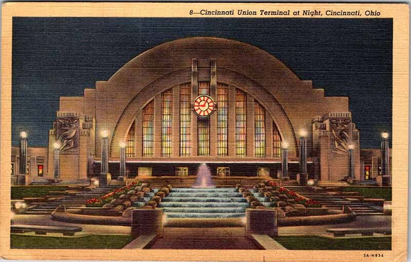 Postcard TRAIN STATION SCENE Cincinnati Ohio OH AL7196