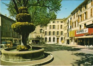 CPM BRIGNOLES La Place et la Fontaine (1113341)