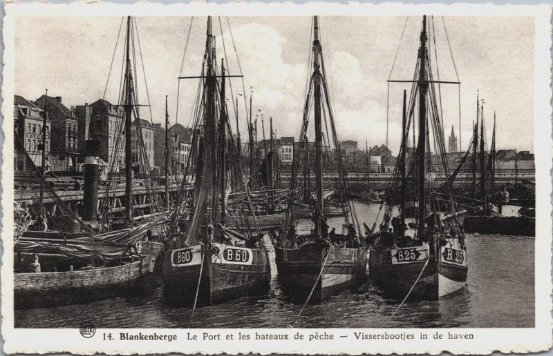 Belgium Blankenberge Le Port et les Bateaux de Peche Vintage Postcard C049