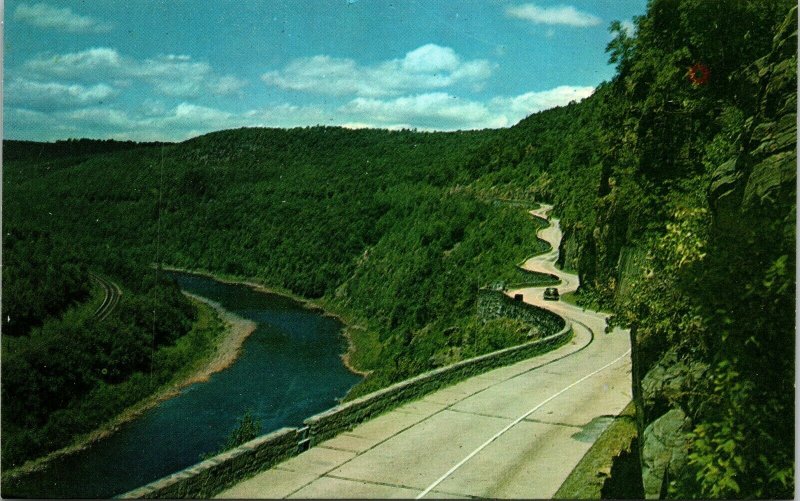 Hawks Nest Rd Mountain Delaware River Port Jervis NY New York Old Car Postcard 