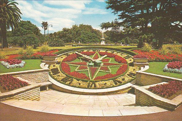 New Zealand Auckland Floral Clock Albert Park Hippostcard