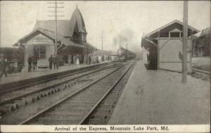 Mountain Lake Park MD RR Train Station c1910 Postcard