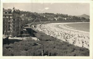 Spain San Sebastian Paseo y playa de la Concha RPPC 01.69