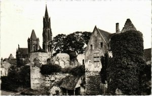 CPA Senlis- Les Ruines du Chateau et la Cathedrale FRANCE (1020359)