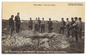 Great Britain World War 1 unused Daily Mail Official Photo PPC Soldier Burial