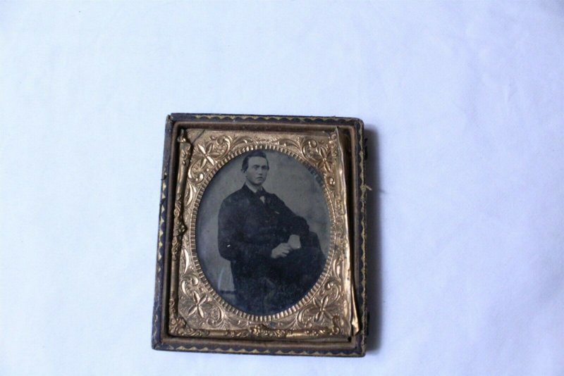 Vintage Daguerreotype In 1/2 Case Young Man