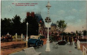 CPA La BAULE-sur-MER - L'Esplanade vers le Casino (587238)