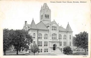 Nevada Missouri Vernon Court House Street View Antique Postcard K61683