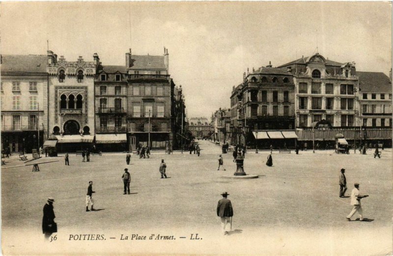 CPA VIENNE POITIERS La Place d'Armes (982884)