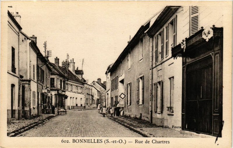 CPA BONNELLES - Rue de Chartres (246941)