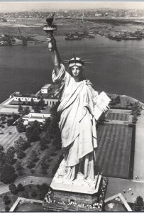 VINTAGE CONTINENTAL SIZE POSTCARD REAL PHOTO RPPC STATUE OF LIBERTY NYC